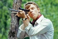 Edward Fox as the Jackal in the movie
