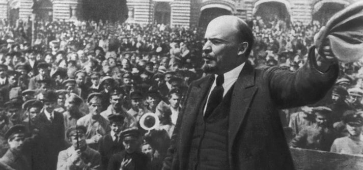 Vladimir Lenin addresses a crowd at Red Square, Moscow, October 1917 (Photo: UNIVERSAL HISTORY ARCHIVE/GETTY IMAGES)