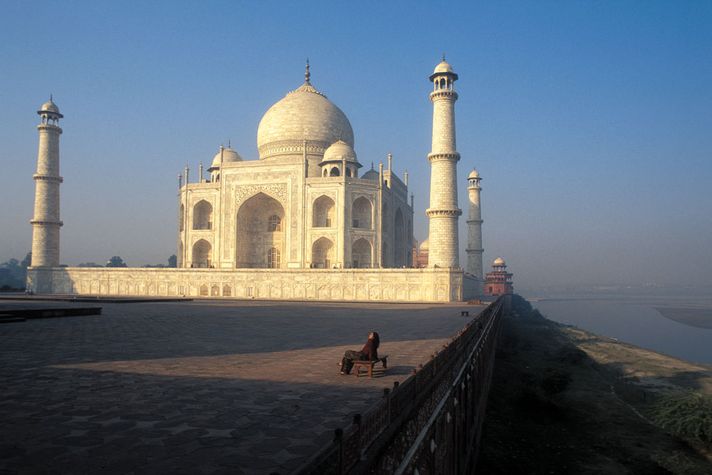 The monument at sunrise (Photo: CORBIS)