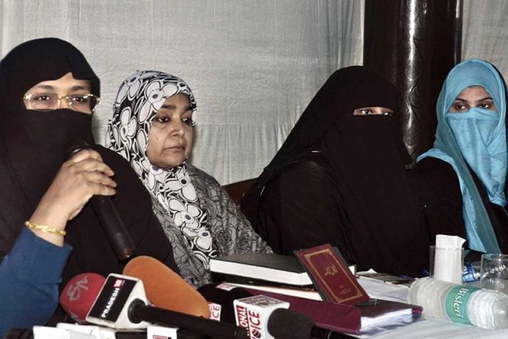 Asma Zahra (extreme left) with other members of the All India Muslim Personal Law Board protest against proposed reforms at a press meet in Lucknow on 5 June