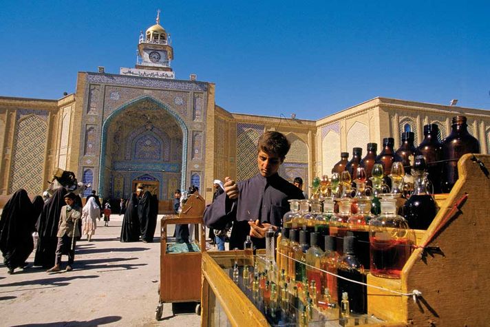 As ISIS faces defeat in Iraq, pilgrims return to the shrine of Imam Ali in Najaf