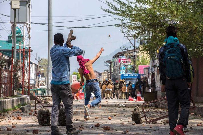 Stone pelters in Srinagar