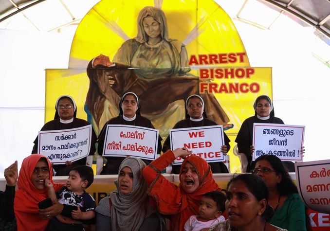 Indian Christian nuns protest as they demand the arrest of Bishop Franco Mulakkal, who is accused of raping a nun, outside the High Court in Kochi on September 13, 2018