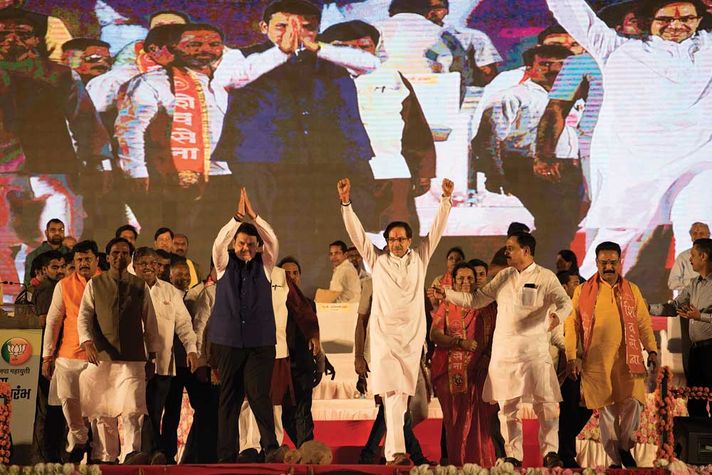 Devendra Fadnavis and Uddhav Thackeray at the launch of the BJP-Shiv Sena campaign for the 2019 General Election in Kolhapur