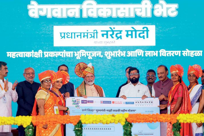 Prime Minister Narendra Modi, Maharashtra Chief Minister Eknath Shinde and Deputy Chief Minister Ajit Pawar at the inauguration of several development projects, Mumbai, October 5, 2024