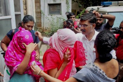 Byculla Jail guards, accused of killing a murder convict in the jail, being produced in Killa court in Mumbai