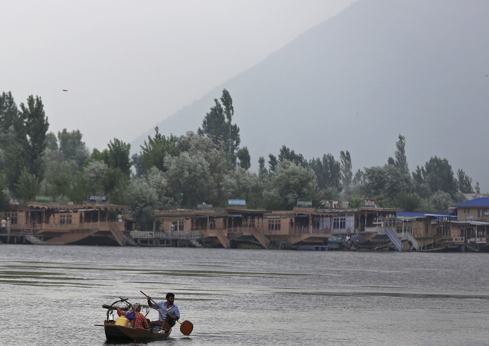 Kashmir: No Hyphenation