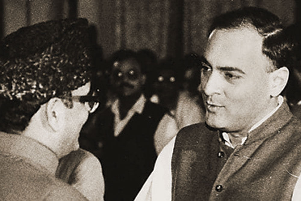 FRIENDS TURNED FOES: RAJIV VS VP SINGH