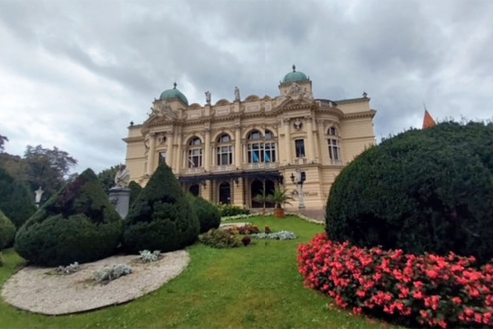 Another baroque building at Main Square