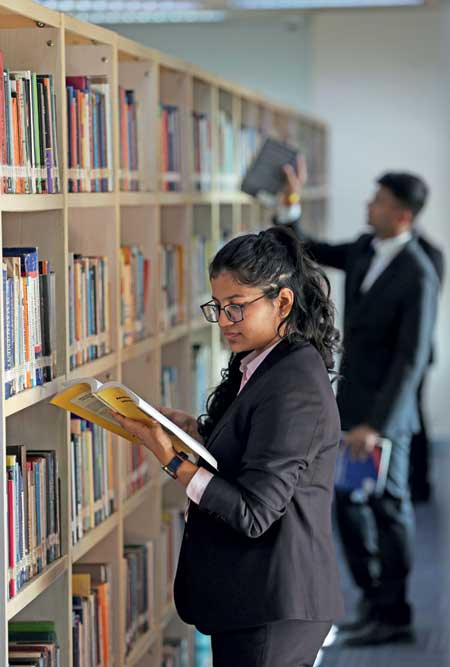 The  MDI Gurgaon library 