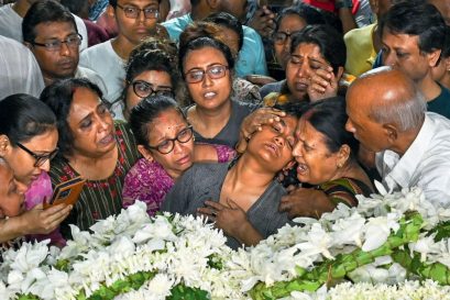 Relatives of victim Samir Guha mourn his death, Kolkata, April 23, 2025