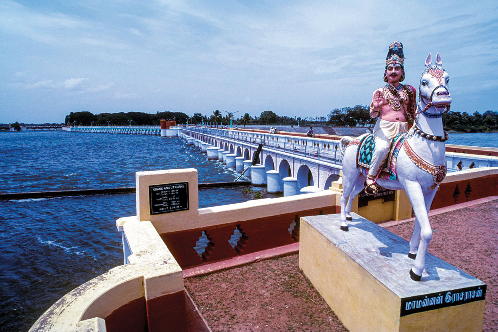 The Rajaraja Chola statue at the Kallanai Dam. The dam was built by King Karikala Chola in 150 CE (Photo: Alamy)