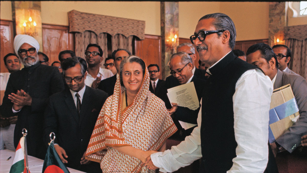 Indira Gandhi and Mujibur Rahman after signing the Treaty of Friendship in Dhaka, March 19, 1972 