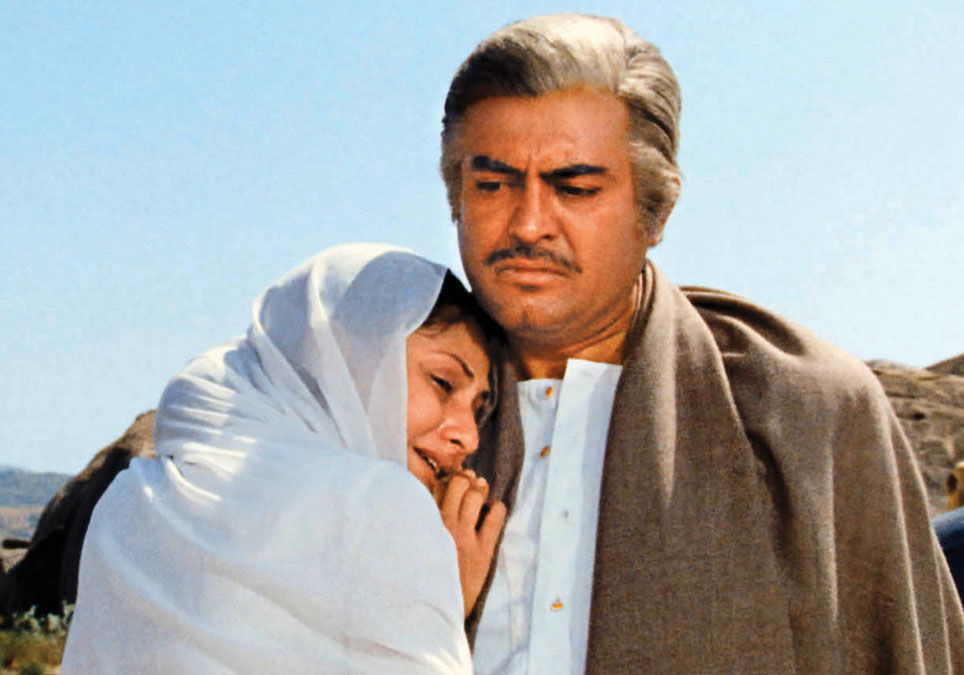 Jaya Bhaduri and Sanjeev Kumar