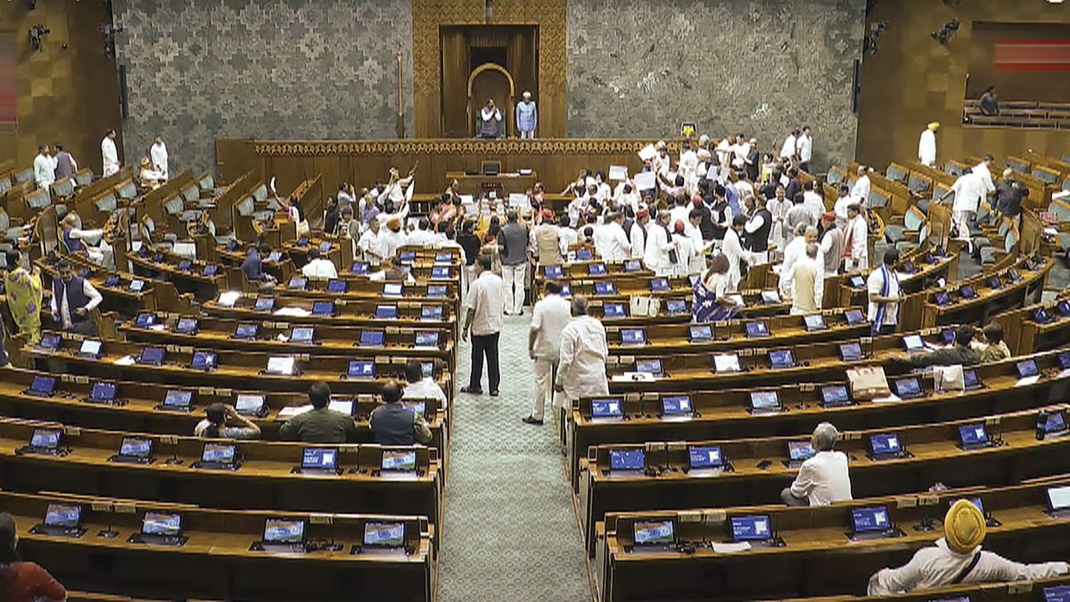Opposition MPs protest in Lok Sabha, August 4, 2025