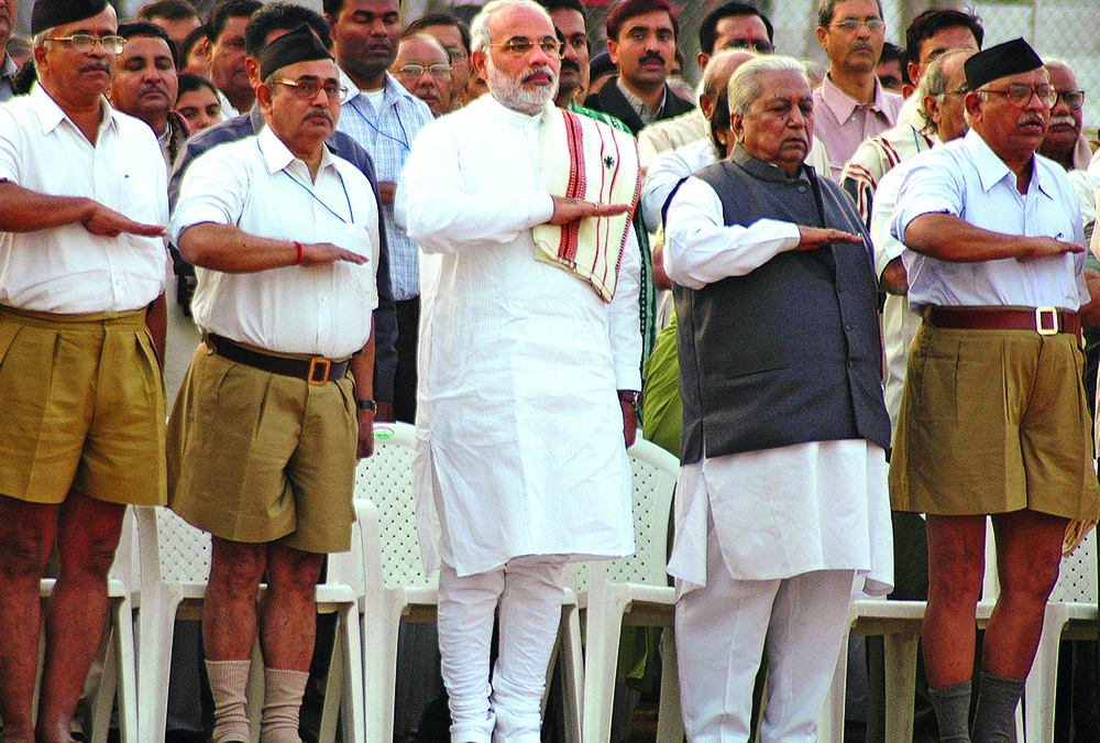Modi, former Gujarat Chief Minister Keshubhai Patel and RSS members, Ahmedabad, January 1, 2006